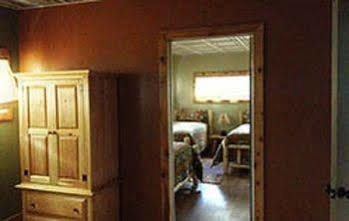 The Yorkshire Inn Phelps Bagian luar foto
